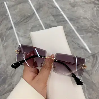 Нови слънчеви очила без рамки, с градиентными нотки на Модерни улични снимки на Цветни ослепителни женски улични очила